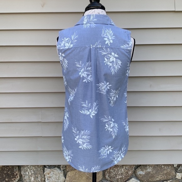 Nwot Croft & Barrow Tropical Chambray Sleeveless Button Down Shirt - Picture 7 of 13